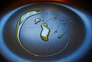 Swirl of cooking oil on fry pan